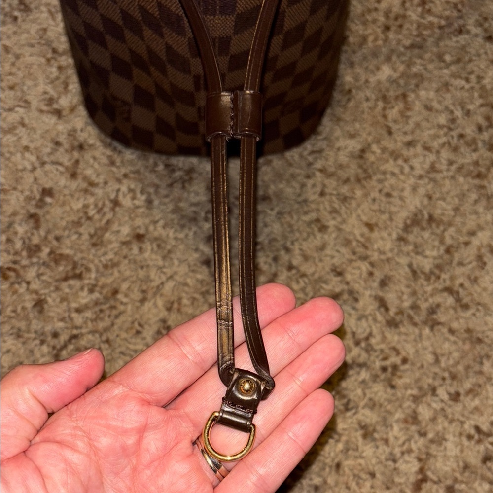 Louis Vuitton Damier Ebene Neverfull MM - Picture 8 of 16